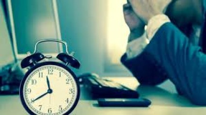 اثرات ساعات کاری طولانی بر سلامت دوران میانسالی