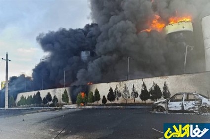 تصاویر اولیه از آتش‌سوزی در یک واحد صنعتی در اشتهارد/ فیلم