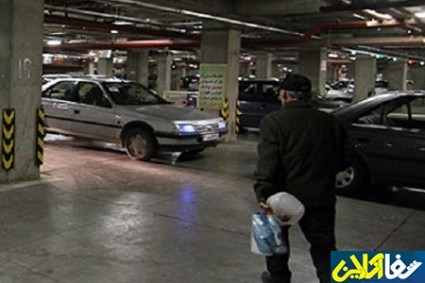 احتکار خودرو‌های صفر پلاک شده در یک پارکینگ عمومی/ فیلم