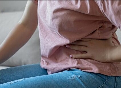 ۵ نوع درد شکم که زنان نباید نادیده بگیرند