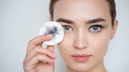 نحوه صحیح شستشوی چشم/فیلم