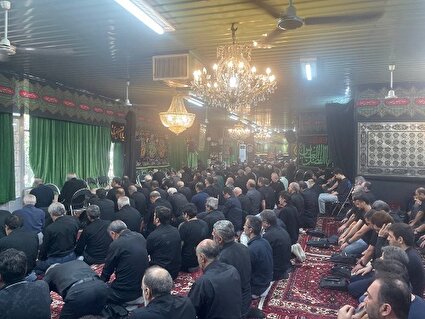 سوگواری عزاداران حسینی در حسینیه فرش فروش های تهران/تصاویر