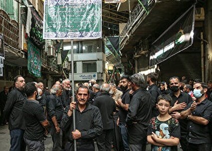 عزاداری سوگواران اباعبدالله در بازار تهران/فیلم اختصاصی