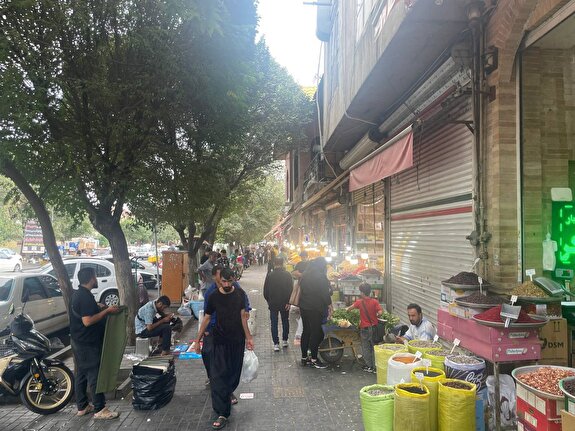 بازار مولوی تهران روز جمعه هم تعطیل نیست/گزارش تصویری اختصاصی