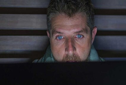 علت پناه بردن مردان به پورنوگرافی