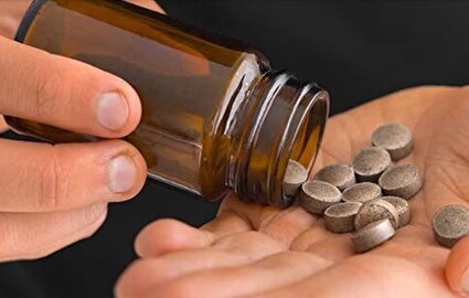 ۷ عارضه احتمالی مصرف روزانه مکمل‌های آهن
