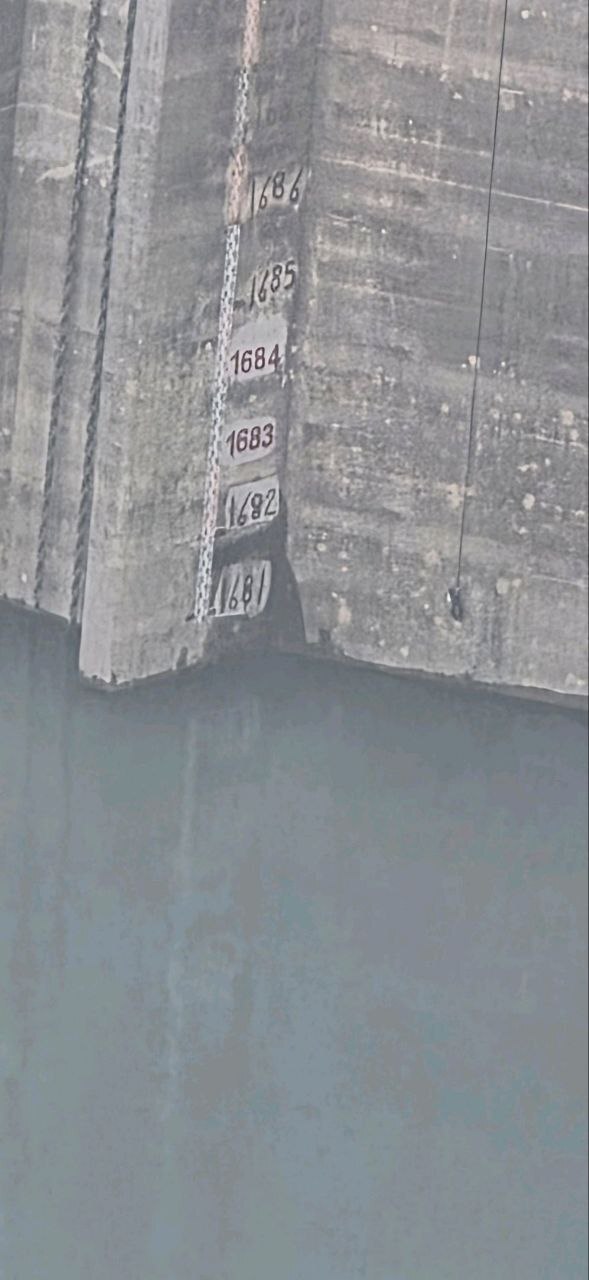 آخرین رمق‌های دریاچه سد کرج/تصاویر