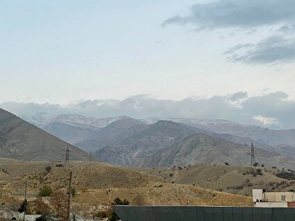 بارش نخستین برف پاییزی در ارتفاعات شمال تهران/فیلم اختصاصی