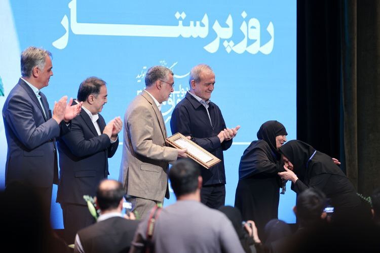 مراسم گرامیداشت مقام پرستار با حضور رئیس‌جمهور/تصاویر