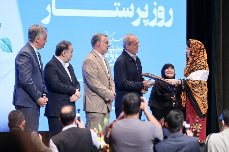 مراسم گرامیداشت مقام پرستار با حضور رئیس‌جمهور/تصاویر