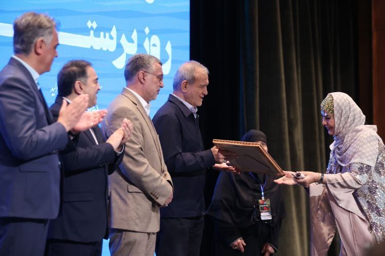 مراسم گرامیداشت مقام پرستار با حضور رئیس‌جمهور/تصاویر