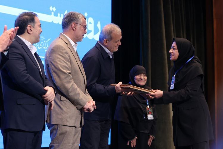 مراسم گرامیداشت مقام پرستار با حضور رئیس‌جمهور/تصاویر