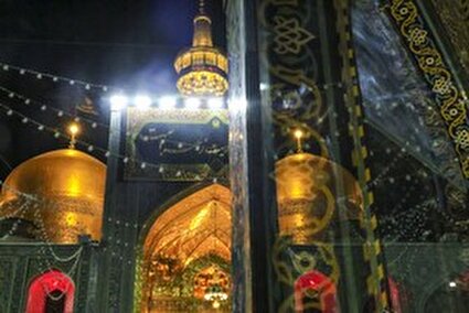حال و هوای حرم مطهر رضوی در شب شهادت حضرت فاطمه (س)/تصاویر
