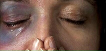 چرا آمار خشونت علیه زنان کم نمی‌شود؟