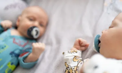 پستانک ارتودنسی بهتر است یا معمولی؟